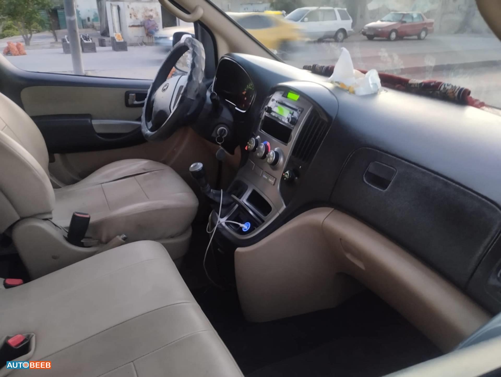 Minivan Hyundai 2013