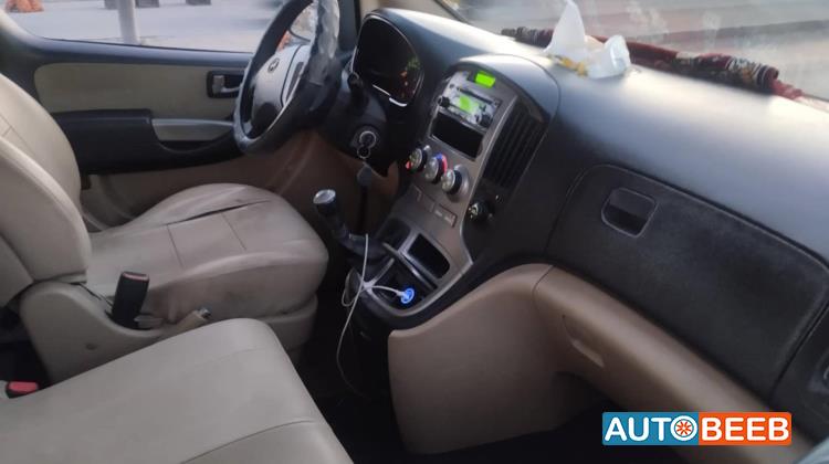 Minivan Hyundai 2013