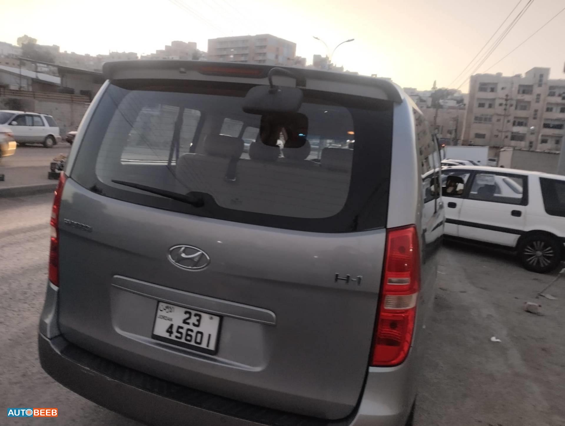 Minivan Hyundai 2013