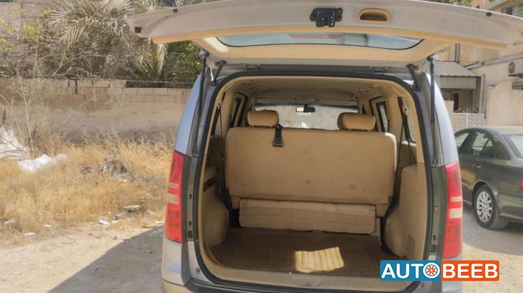 Minivan Hyundai 2013