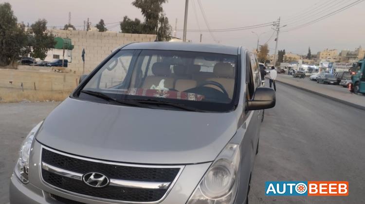Minivan Hyundai 2013