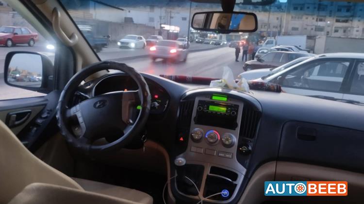 Minivan Hyundai 2013