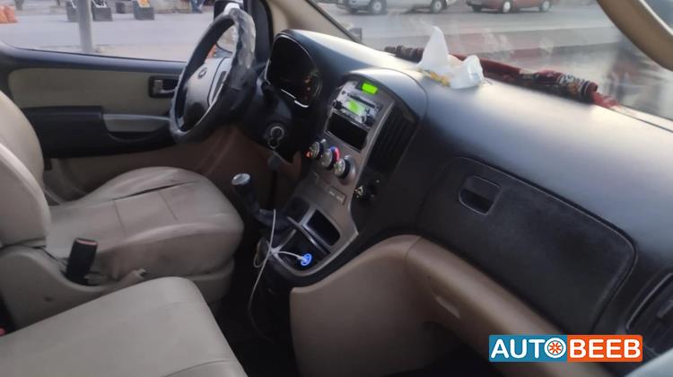 Minivan Hyundai 2013