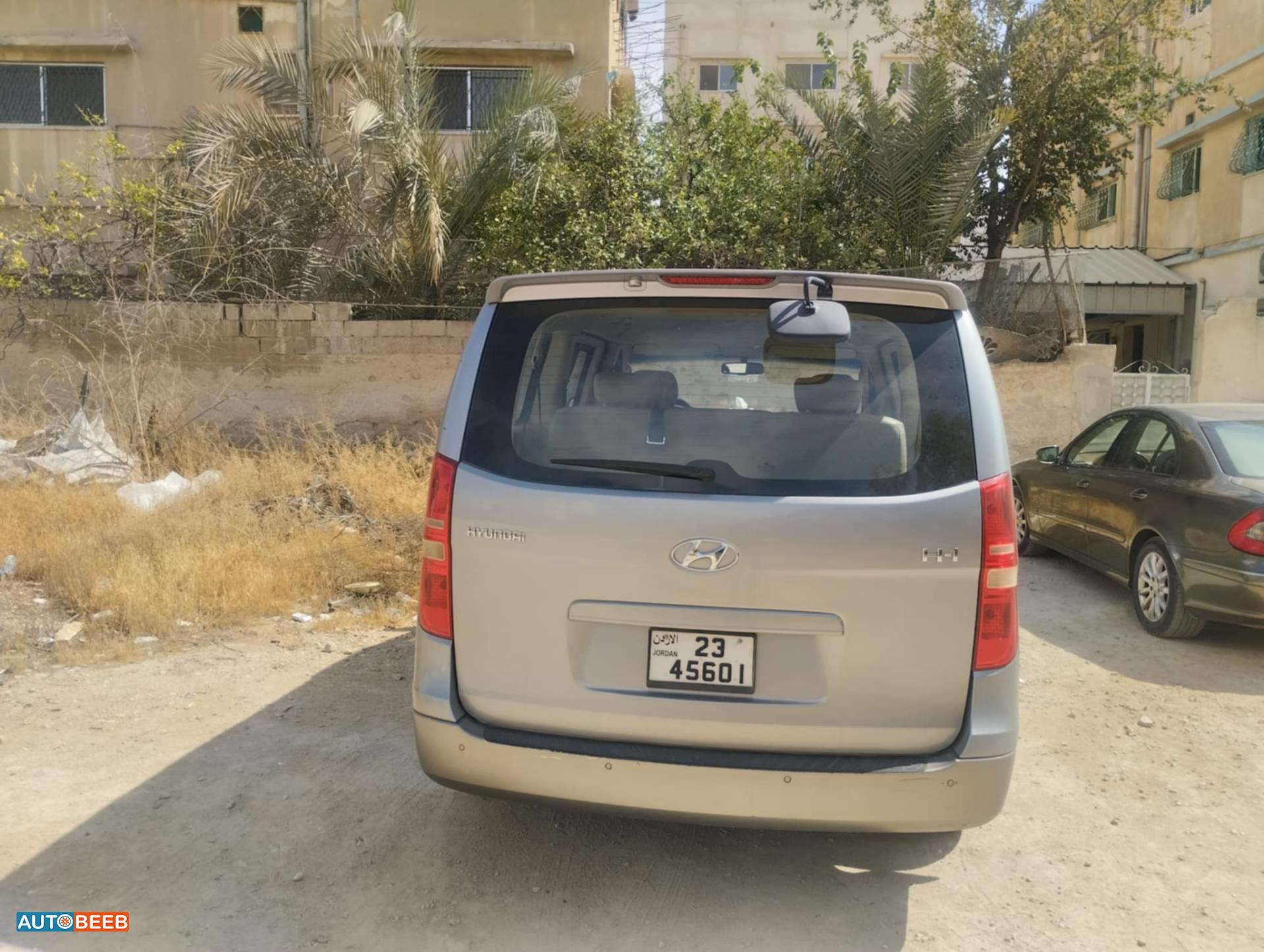 Minivan Hyundai 2013