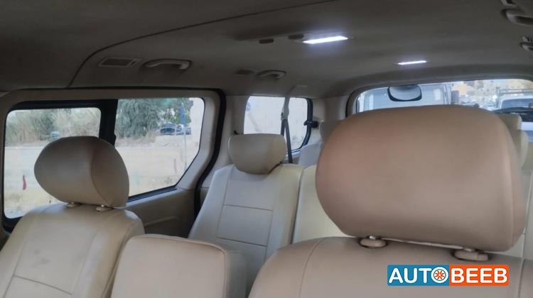 Minivan Hyundai 2013