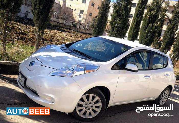 نيسان ليف 2017