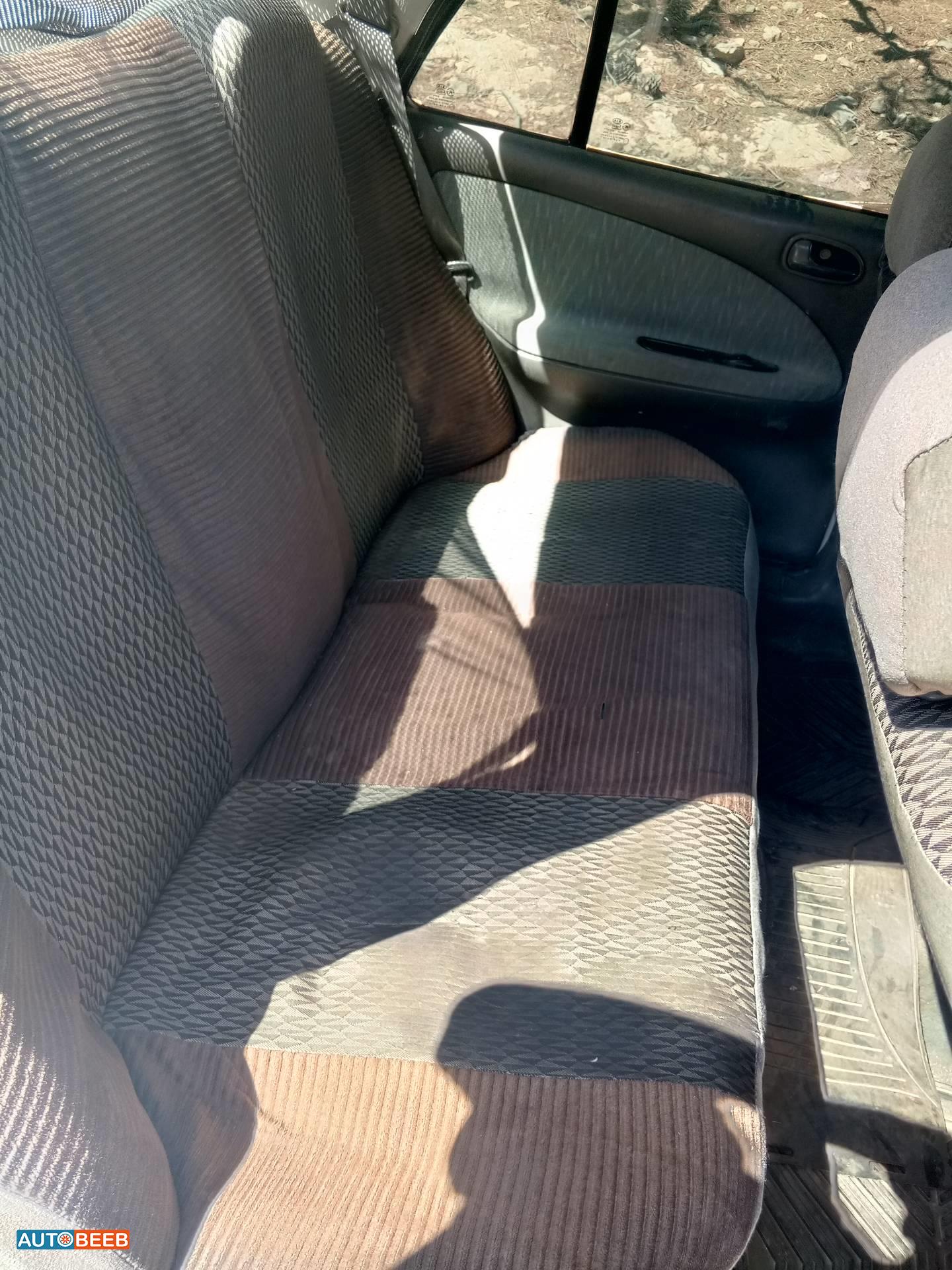 كيا سيفيا 1995