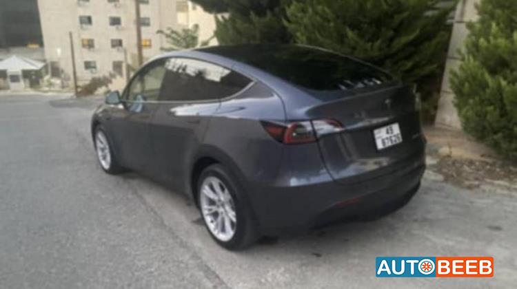Tesla Y 2023