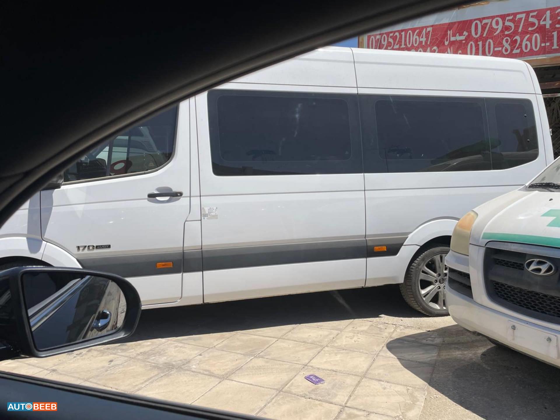 ميني باص هيونداي 2023