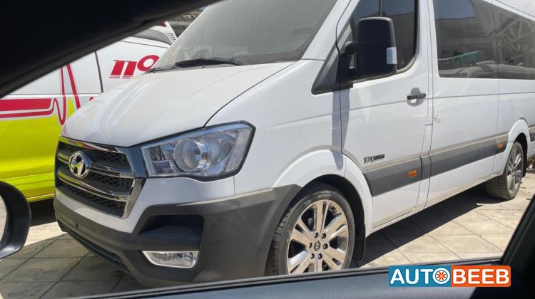 ميني باص هيونداي 2023