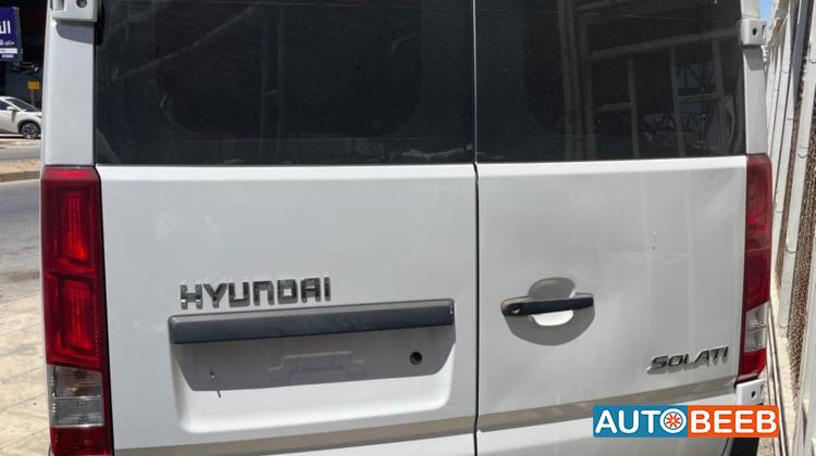 ميني باص هيونداي 2023