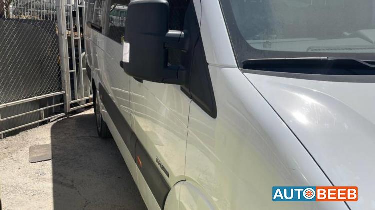 ميني باص هيونداي 2023