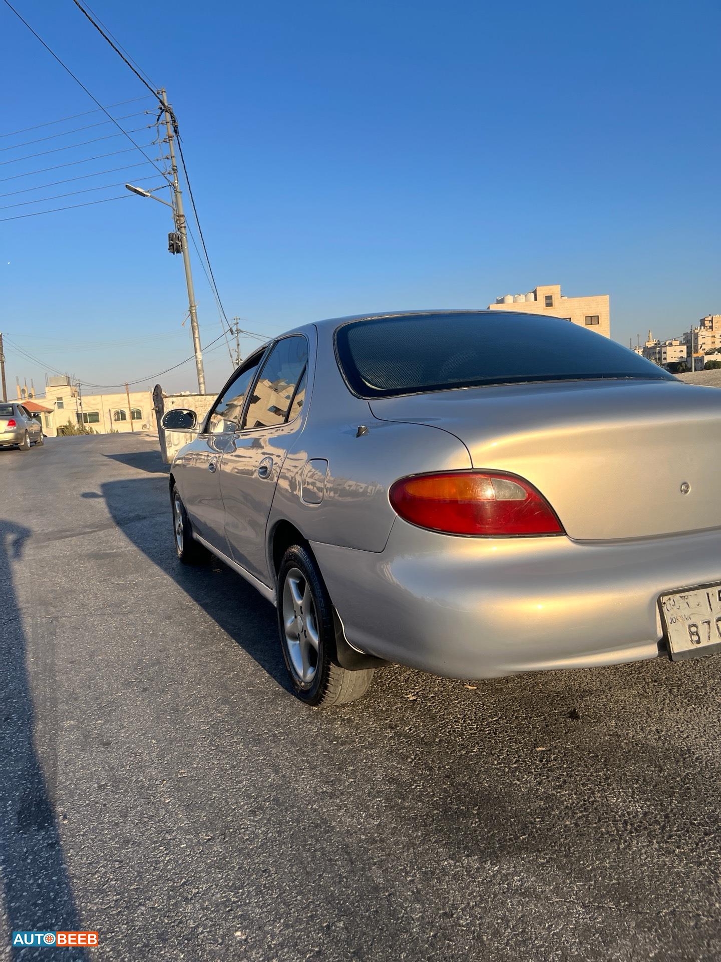 هيونداي افانتي 1995