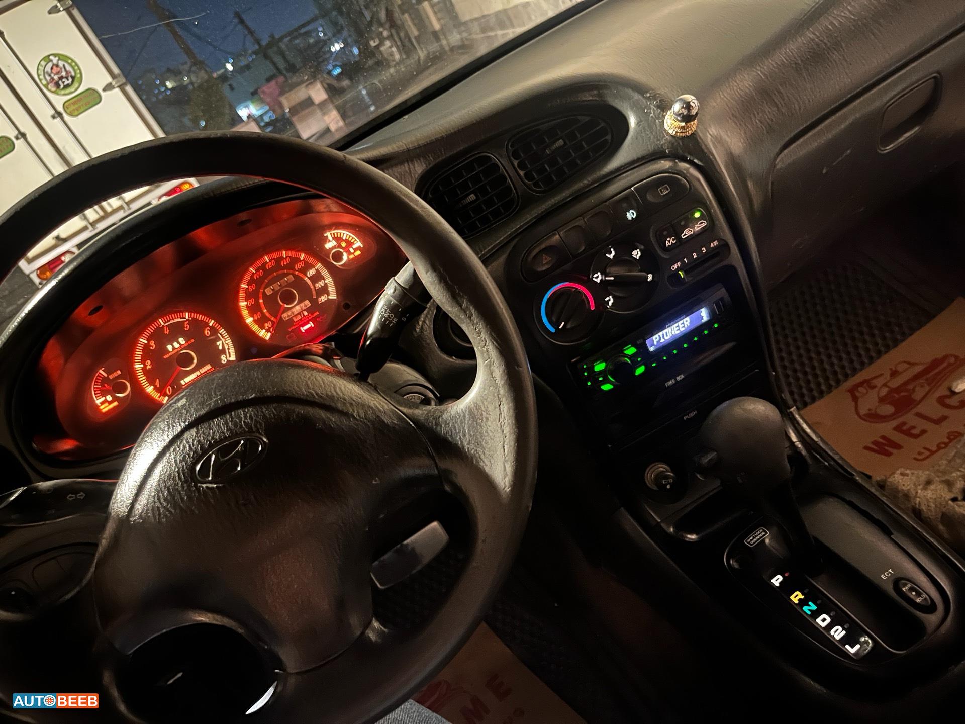 هيونداي افانتي 1995