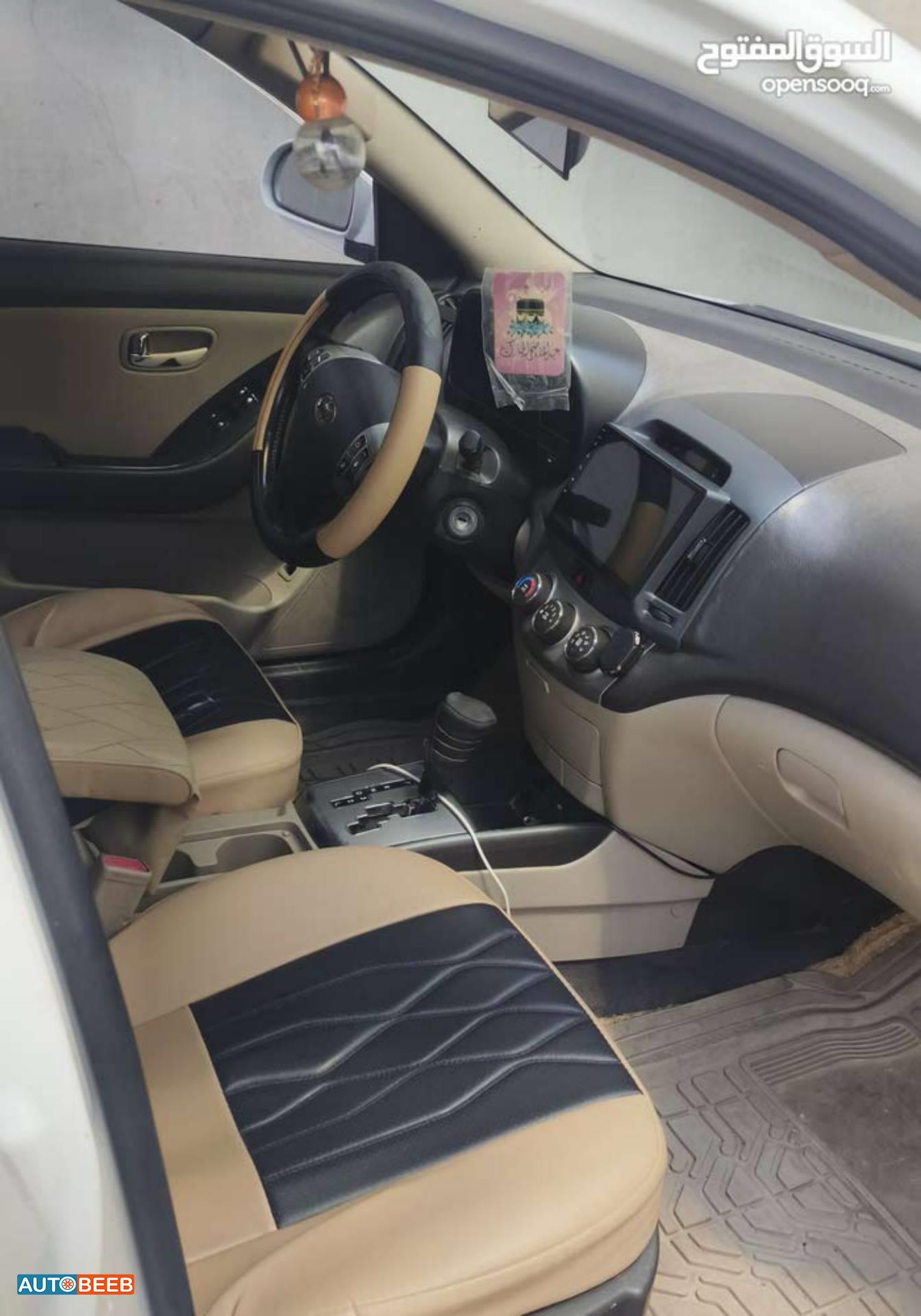 هيونداي افانتي 2010