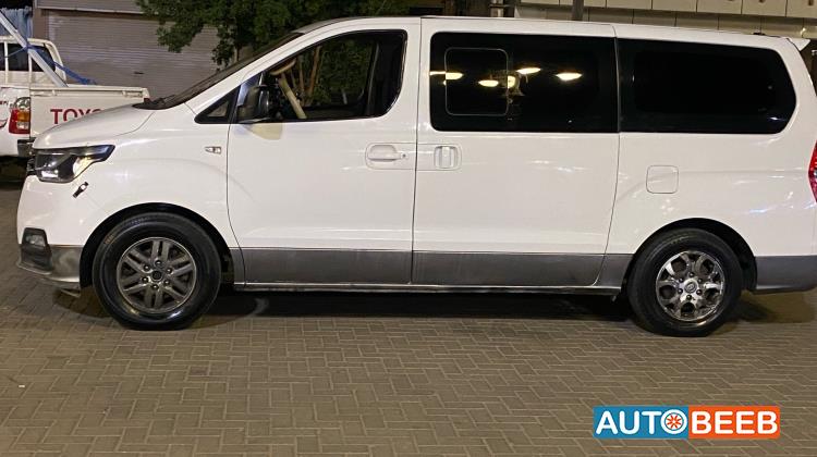 ميني باص هيونداي 2014