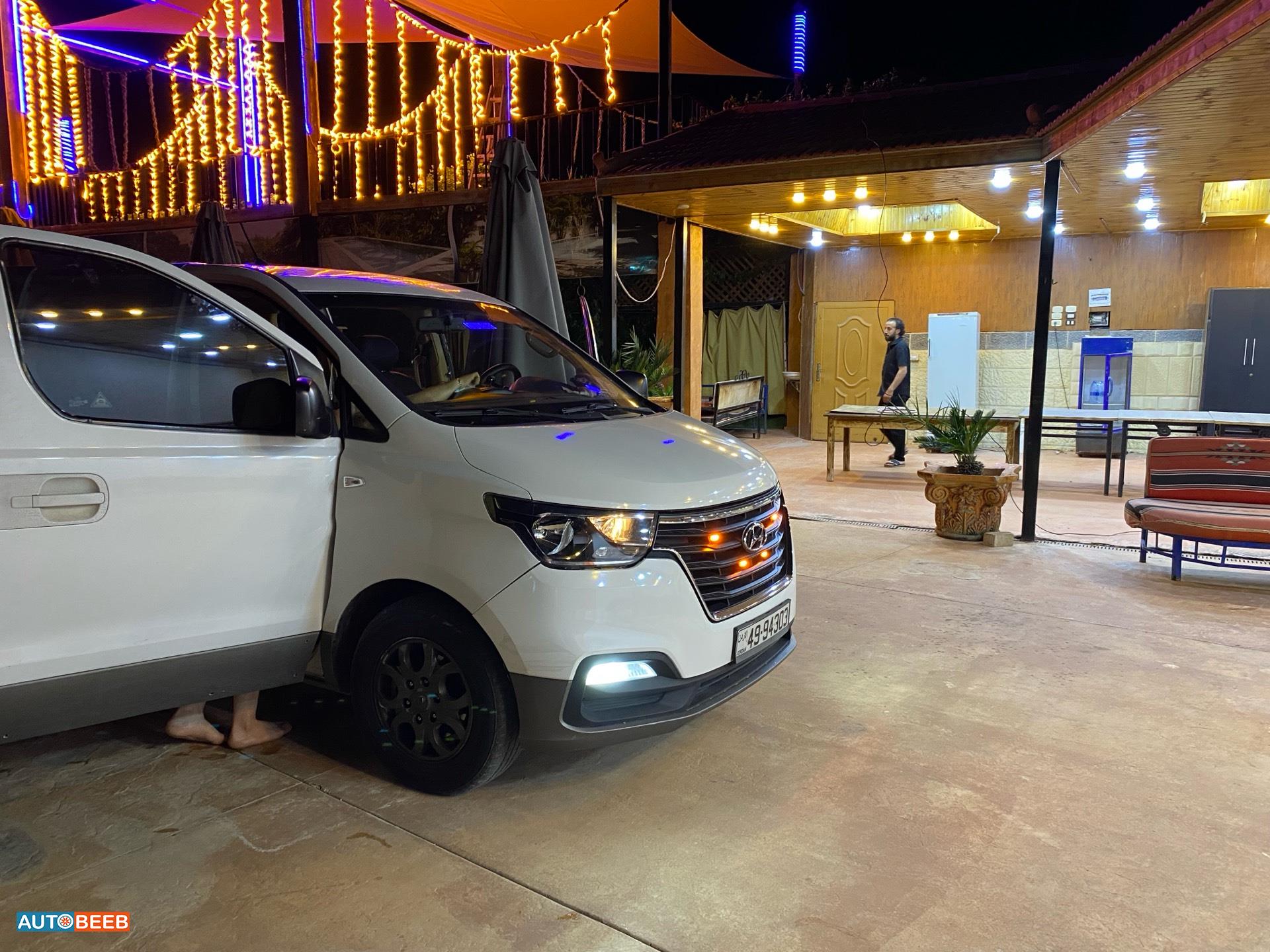 ميني باص هيونداي 2014