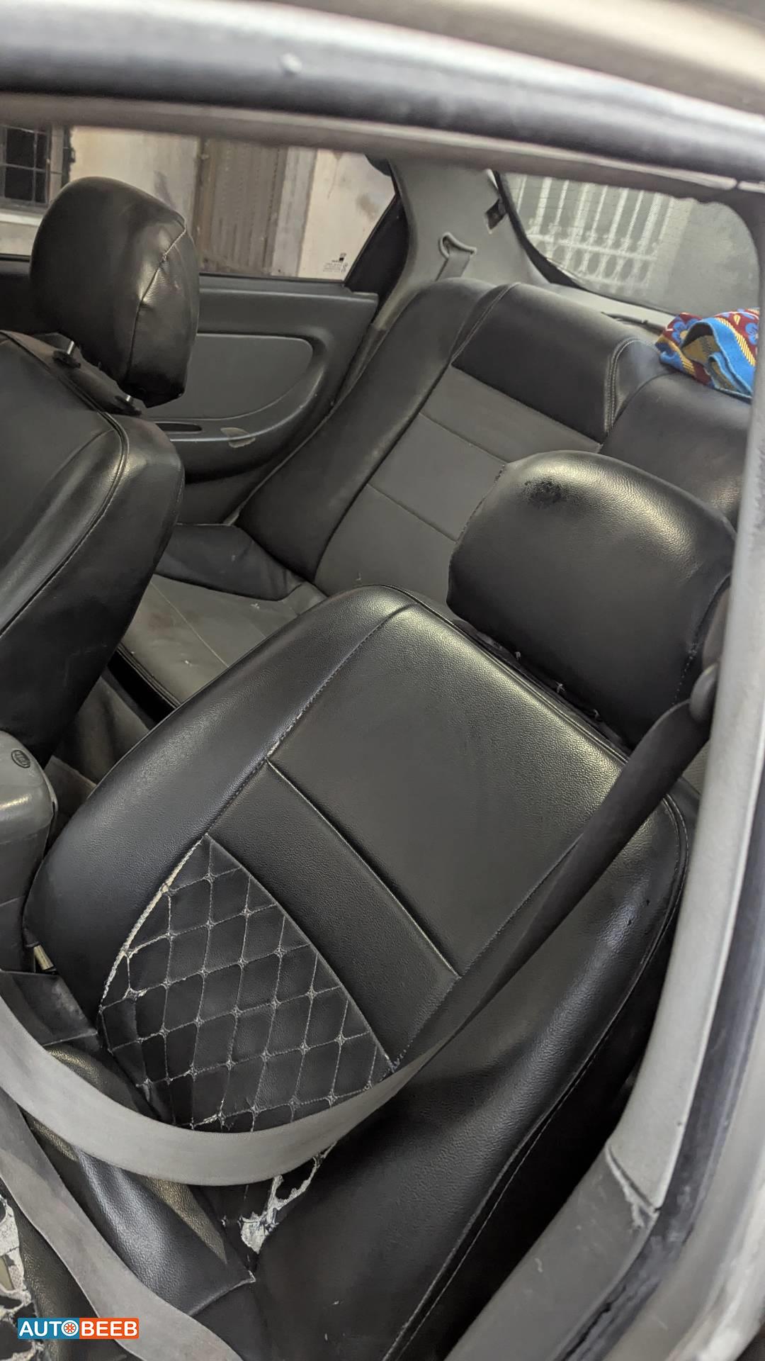 كيا سيفيا 1999