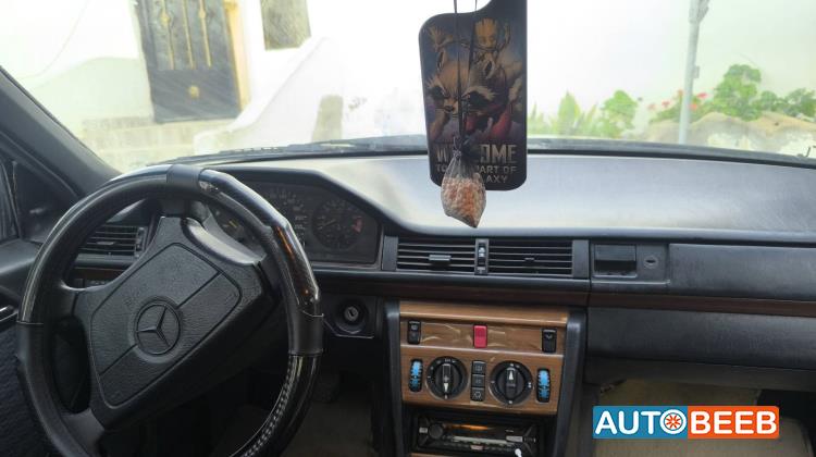 مرسيدس بنز E200 1992