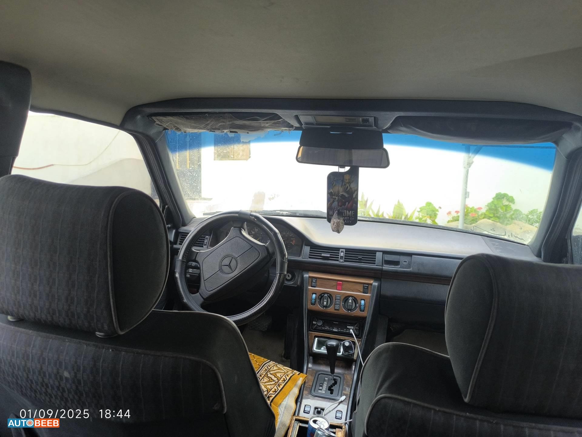 مرسيدس بنز E200 1992