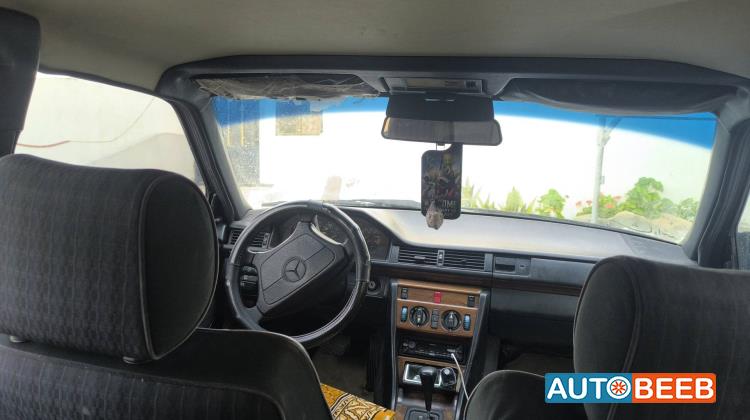 مرسيدس بنز E200 1992