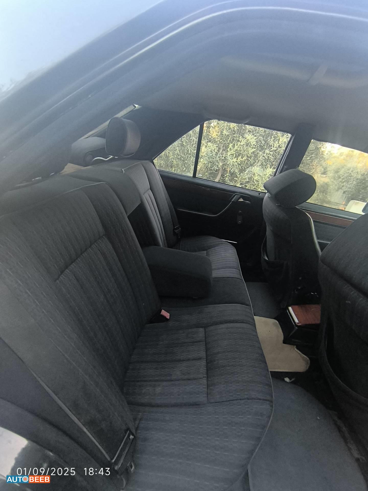 مرسيدس بنز E200 1992