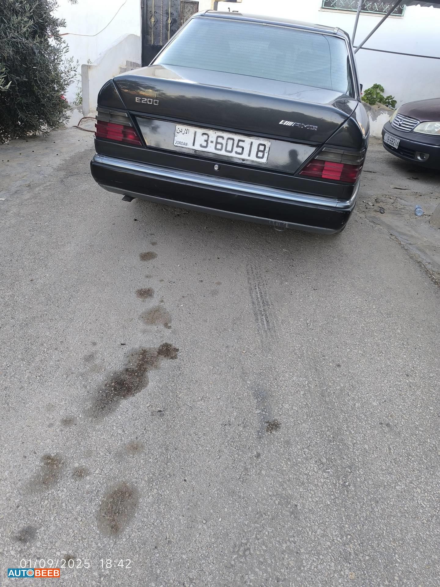 مرسيدس بنز E200 1992