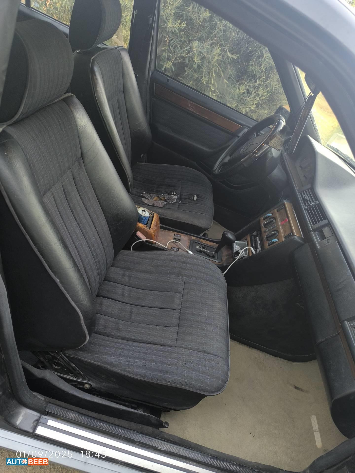 مرسيدس بنز E200 1992