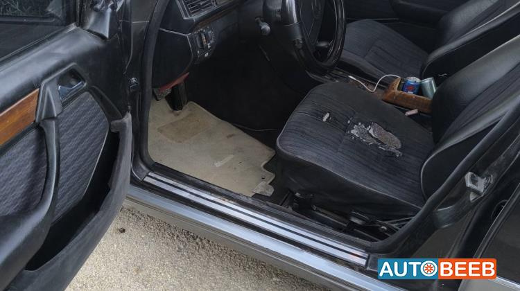 مرسيدس بنز E200 1992