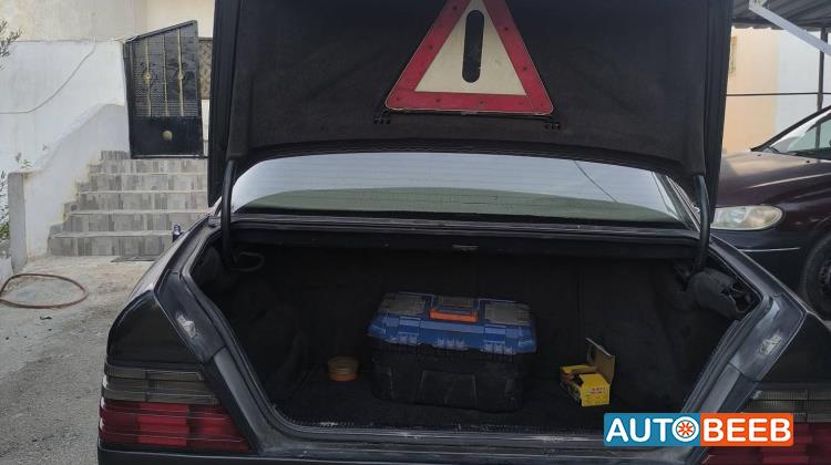 مرسيدس بنز E200 1992