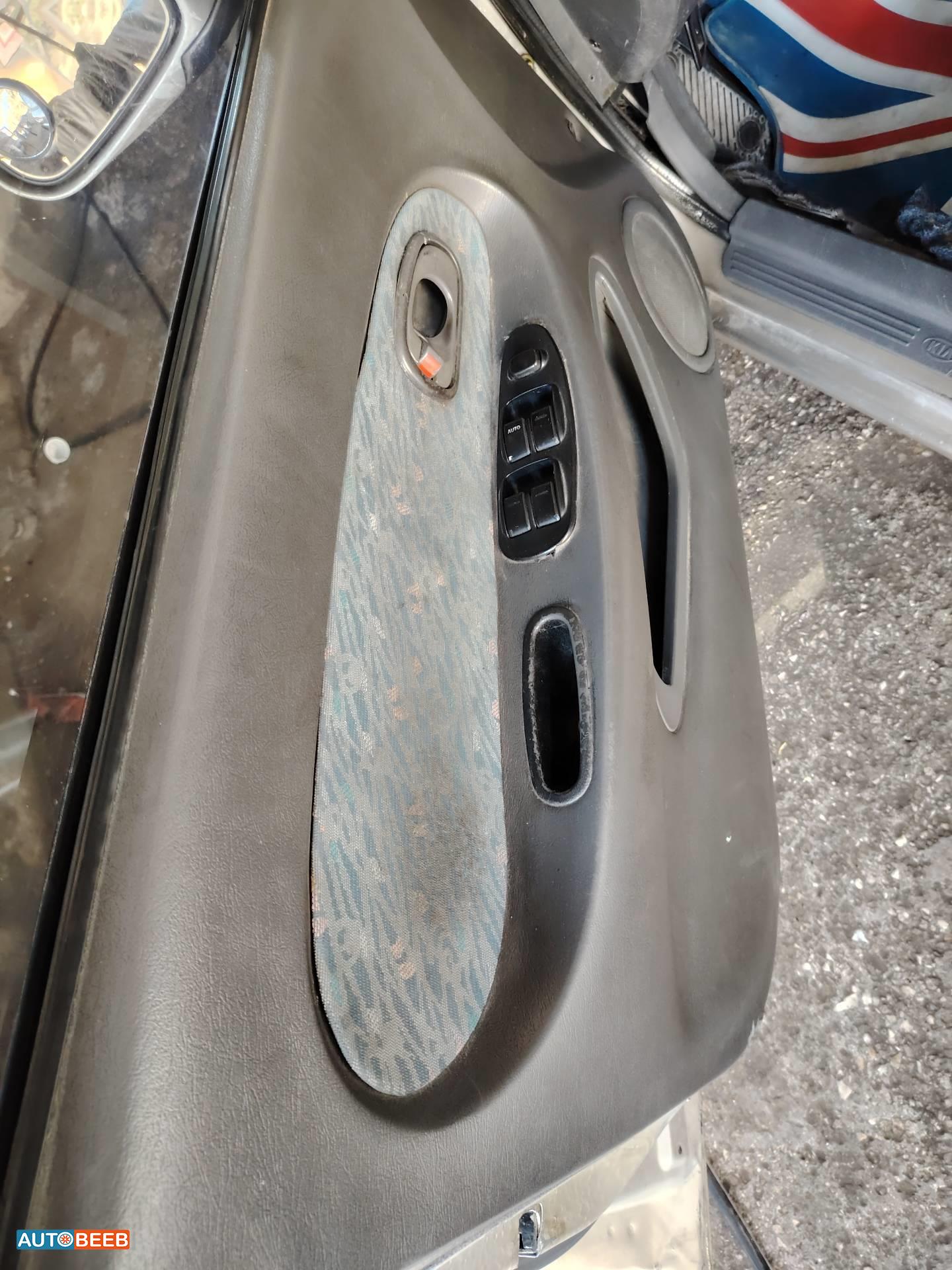 كيا سيفيا 1999