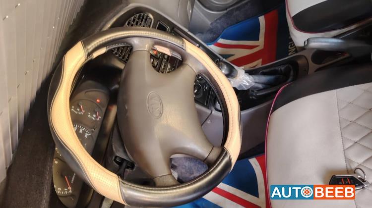 كيا سيفيا 1999