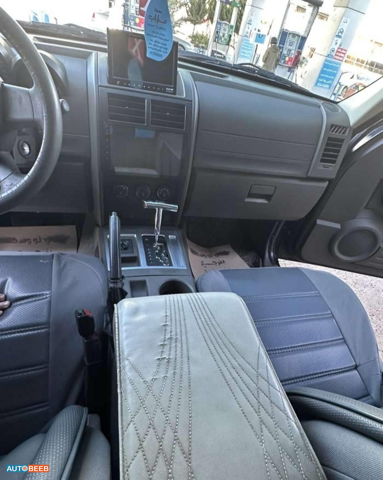 دودج نيترو 2008