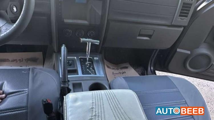 دودج نيترو 2008