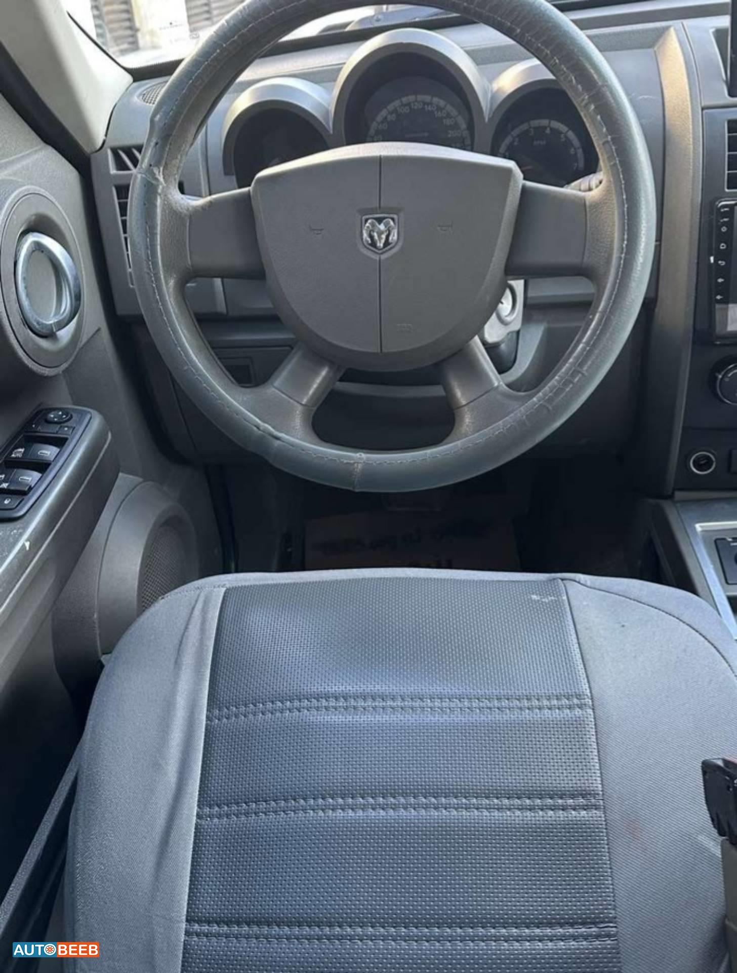 دودج نيترو 2008