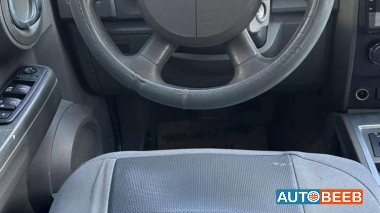 دودج نيترو 2008