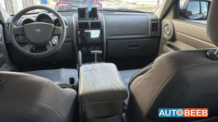 دودج نيترو 2008