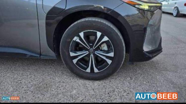 تويوتا bZ4X 2022