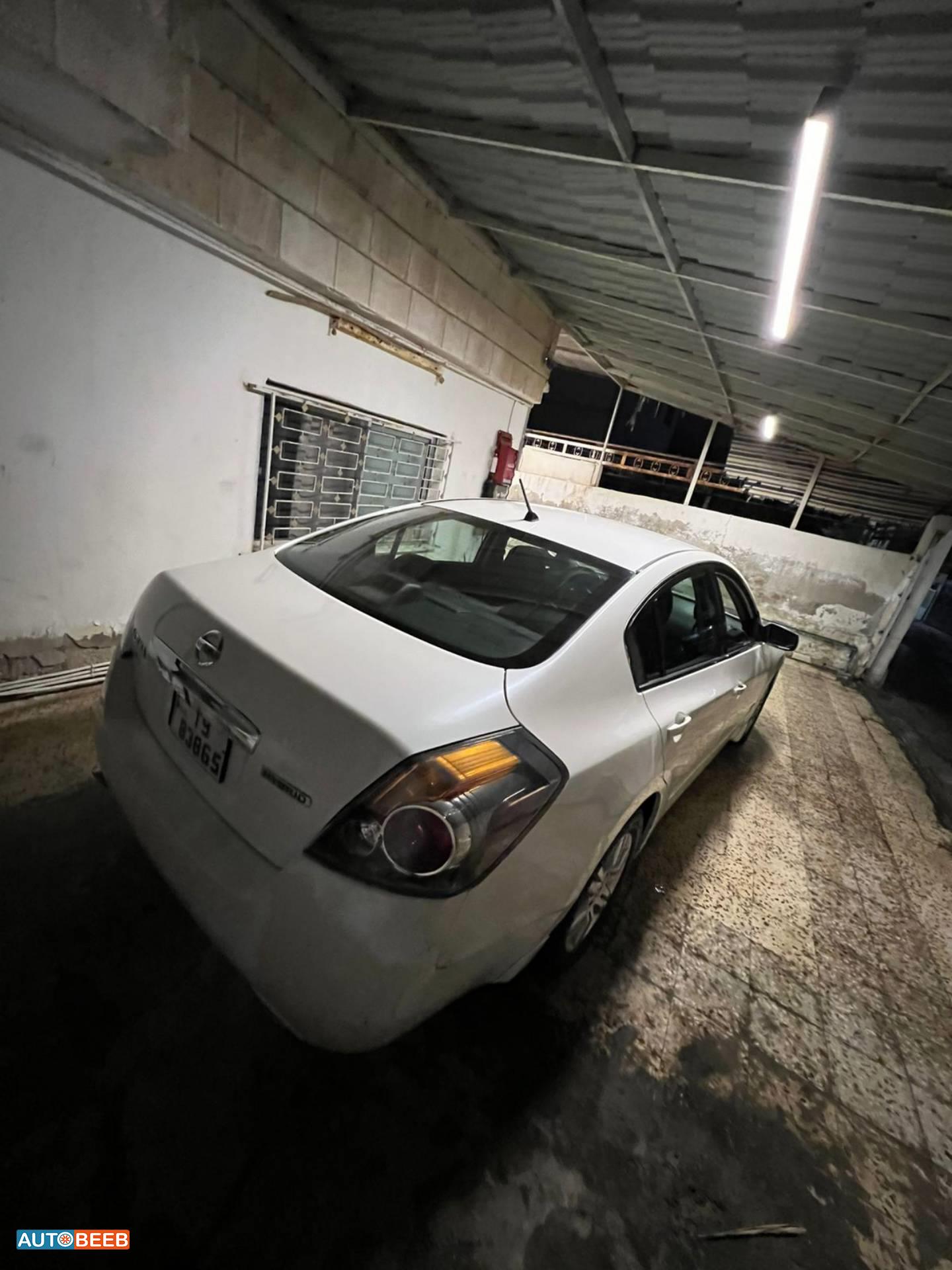 نيسان التيما 2010