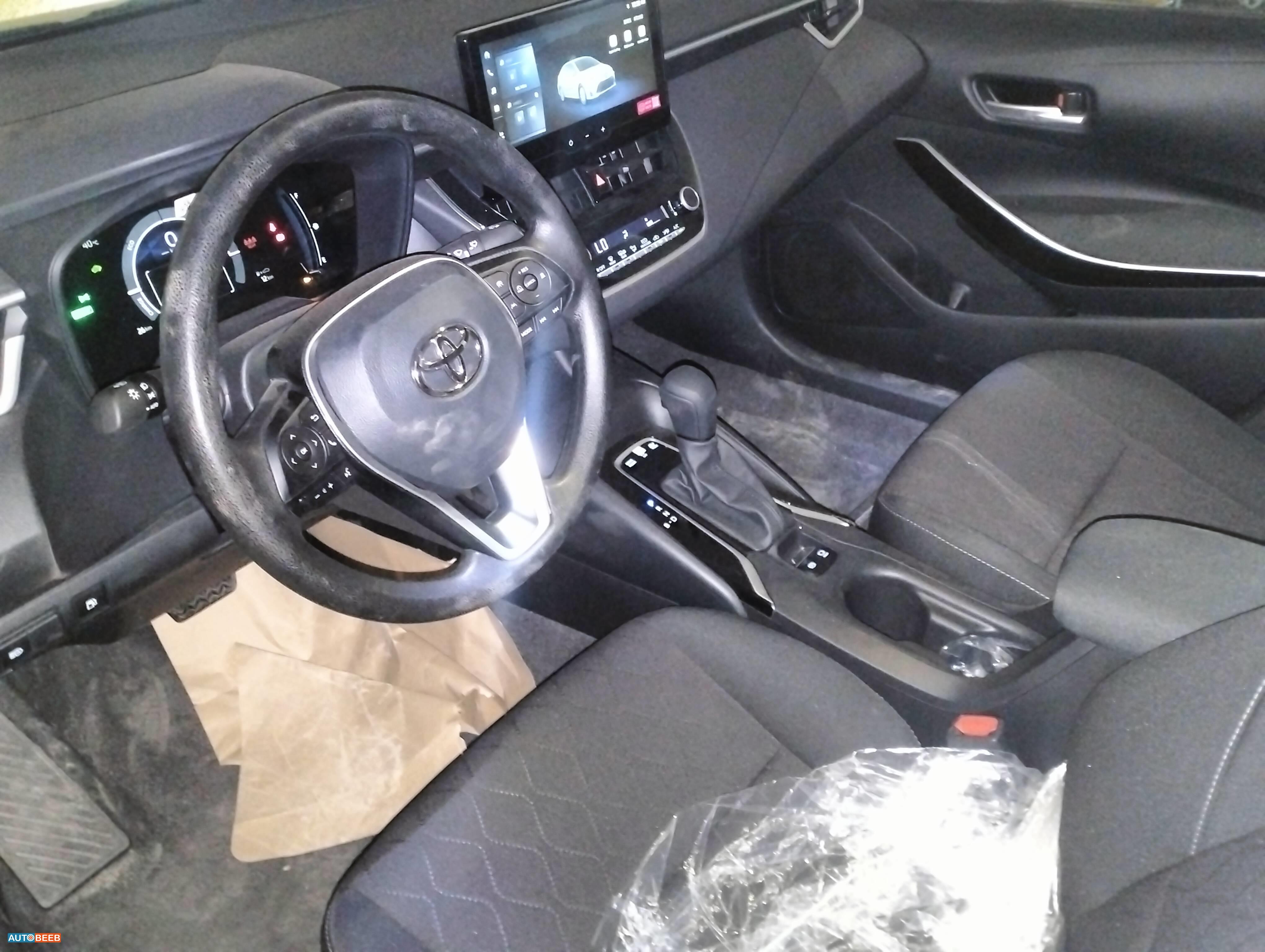 تويوتا كورولا كروس 2025