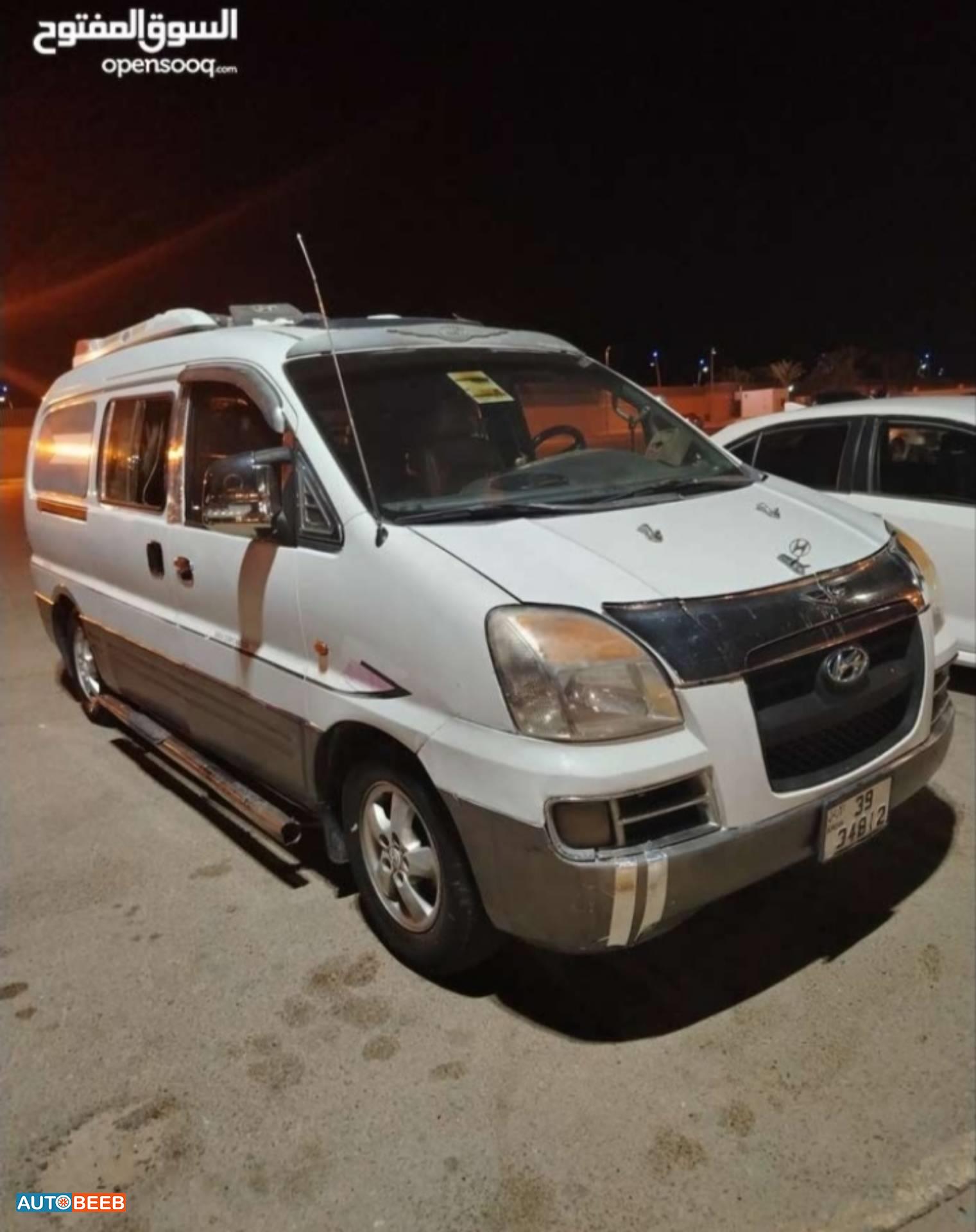 ميني باص هيونداي 2005