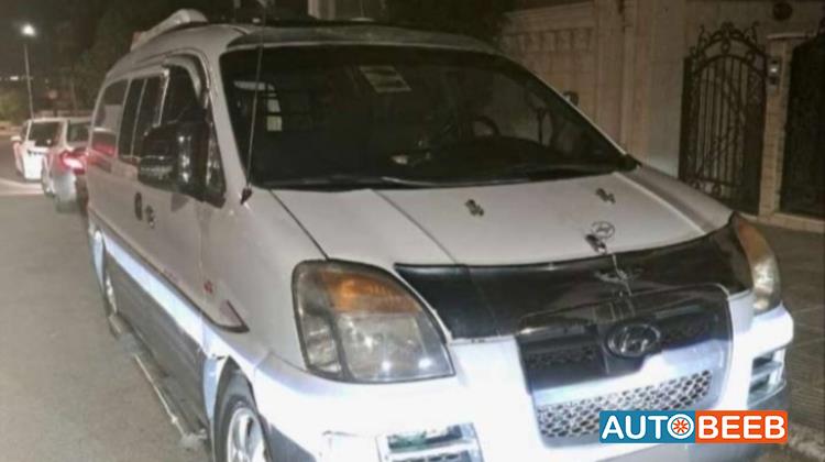 ميني باص هيونداي 2005