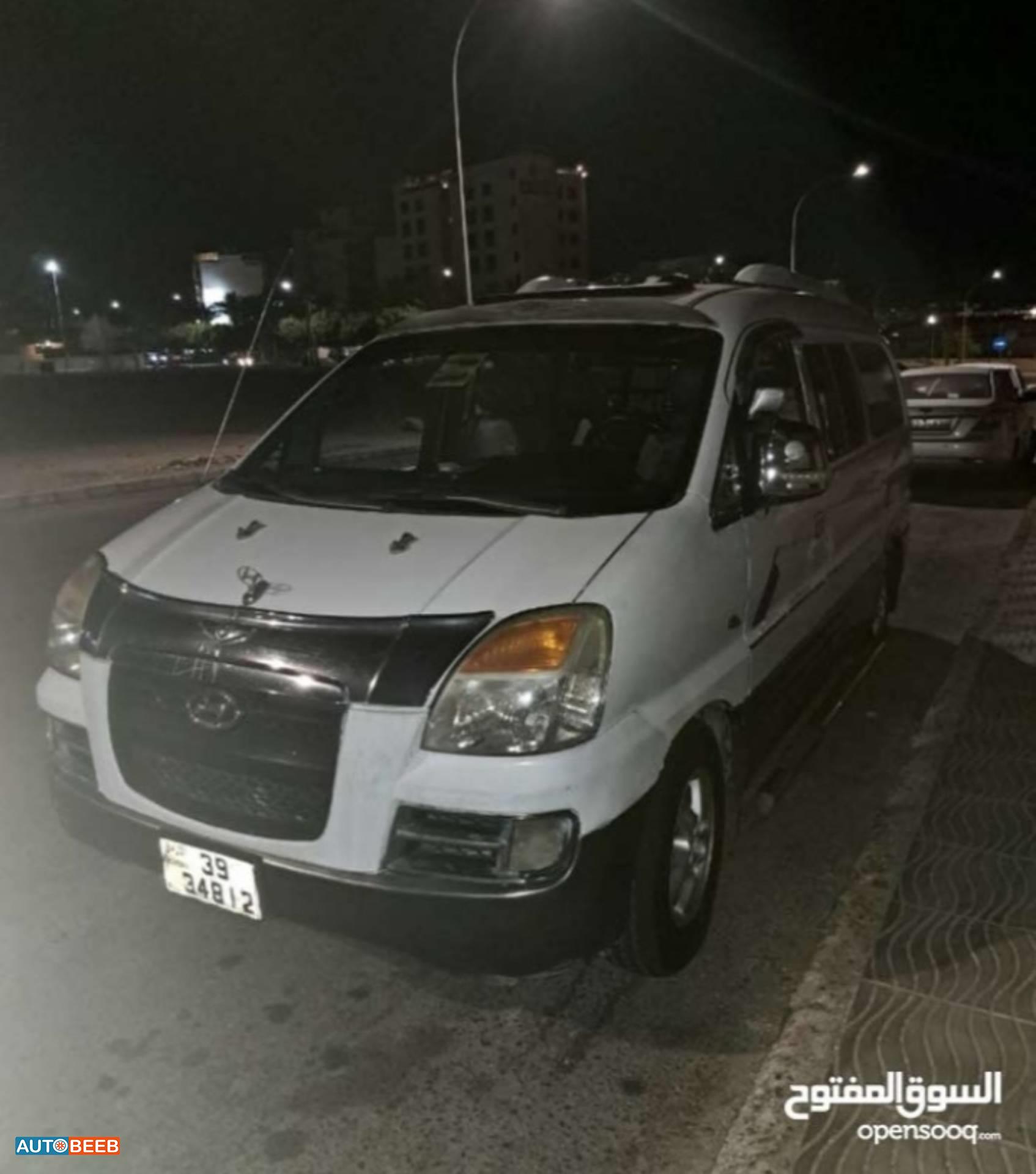 ميني باص هيونداي 2005