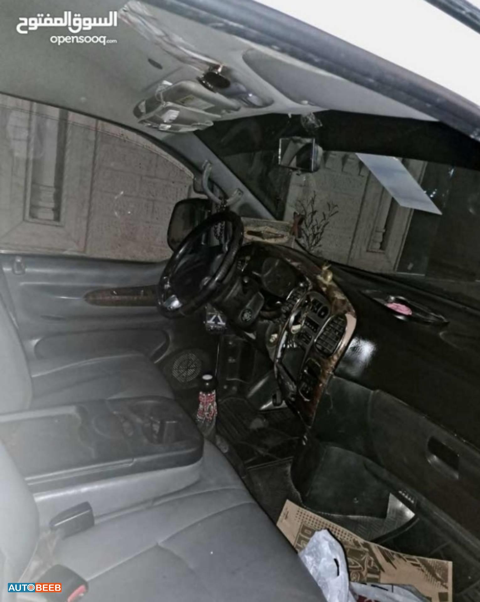 ميني باص هيونداي 2005