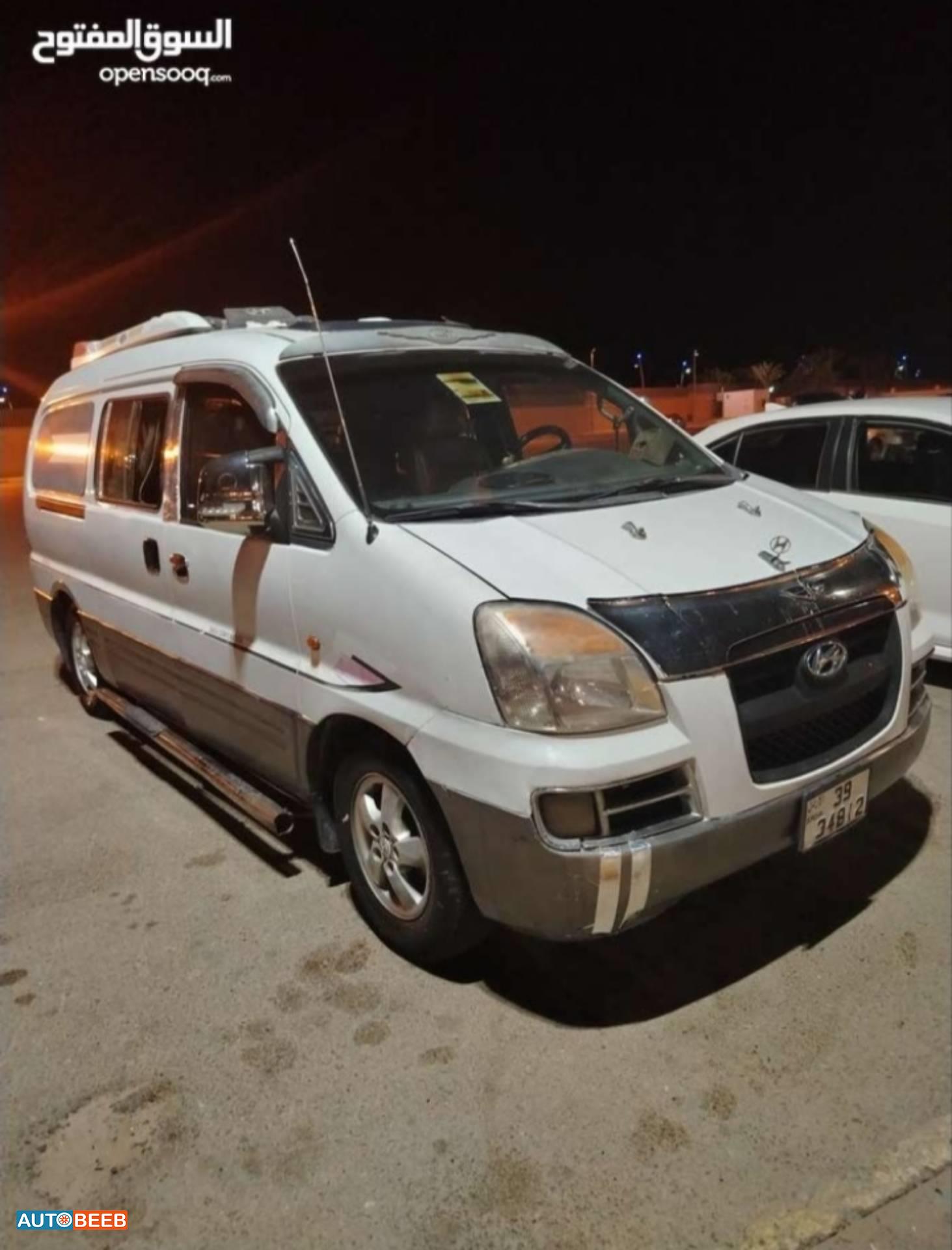 ميني باص هيونداي 2005