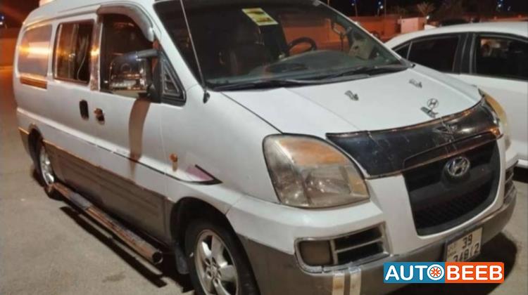 ميني باص هيونداي 2005