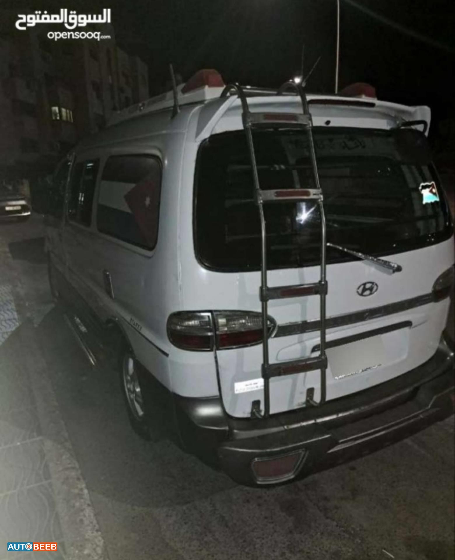 ميني باص هيونداي 2005