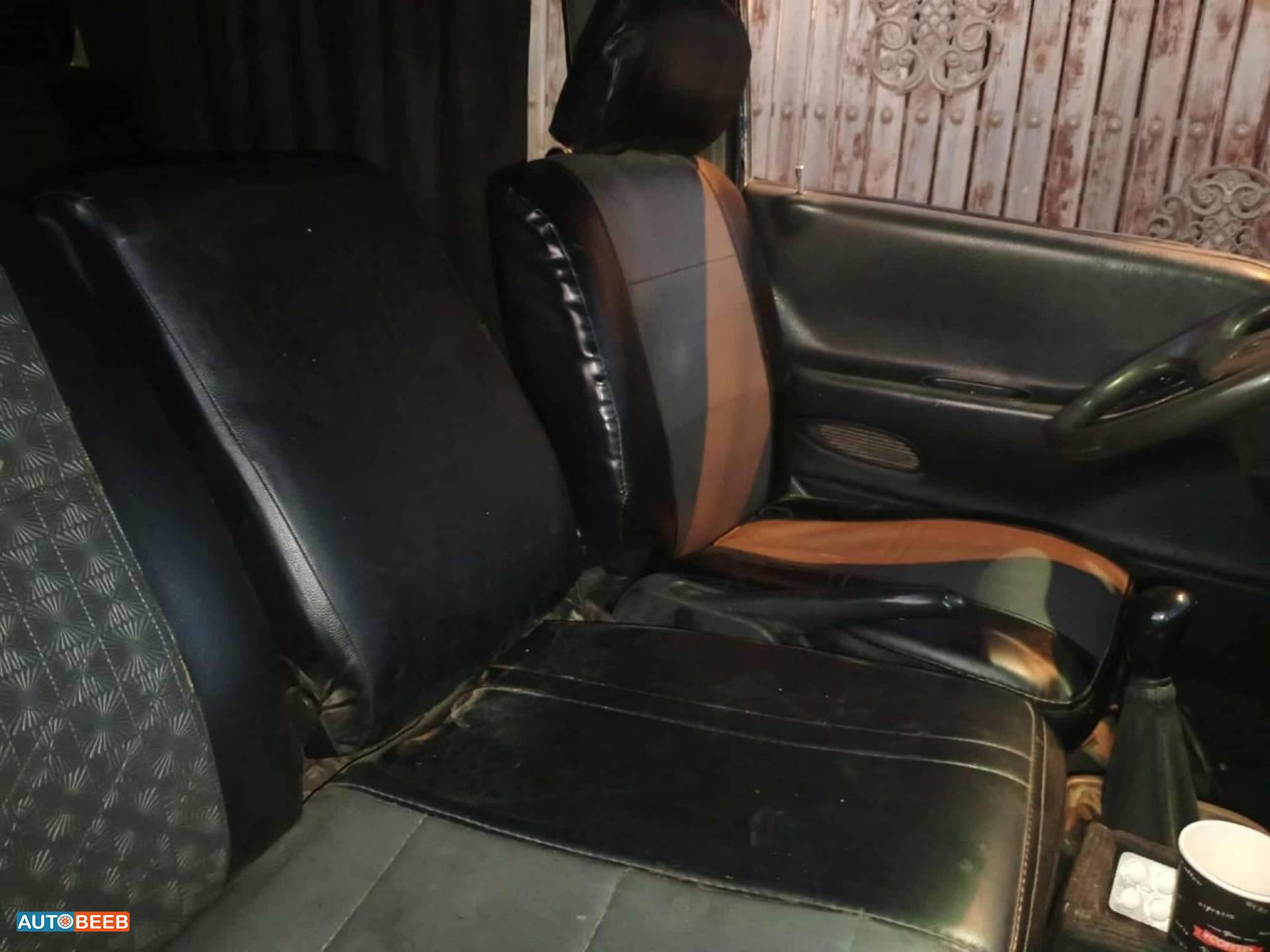 Minibus Hyundai 2001