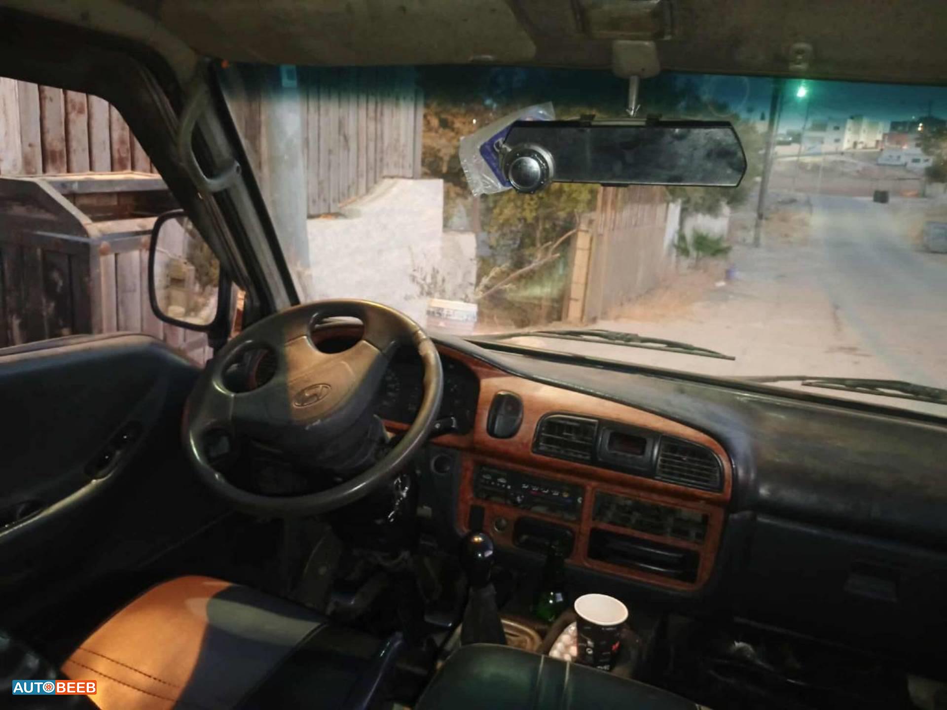 Minibus Hyundai 2001