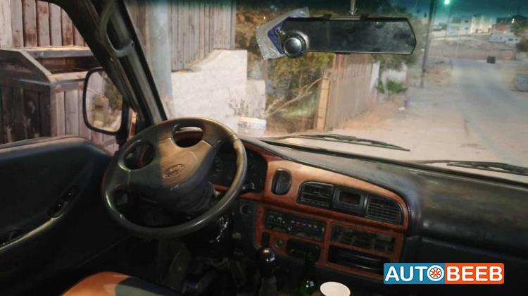 Minibus Hyundai 2001